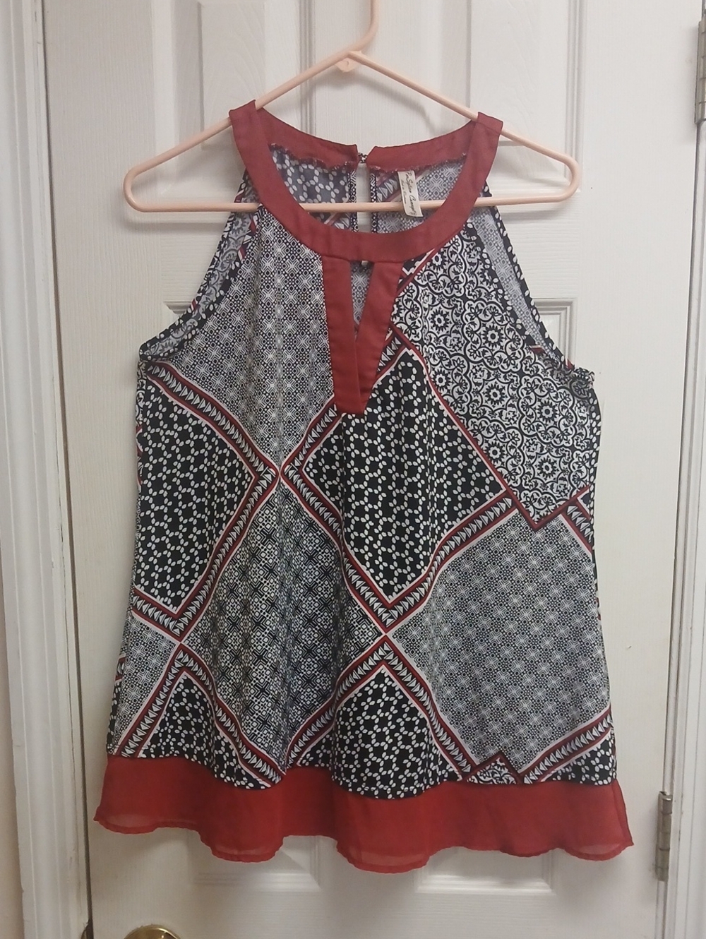 ​PerSeption Concept Black Red Medallion Halter Top Sleeveless Blouse Size M